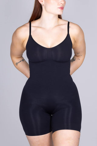 Svört aðhaldssamfella sem lyftur brjóstum, rassi og sléttir maga